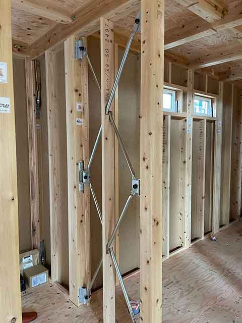 エコフィールド㈱が木造中古住宅のリノベーションの際に行っている耐震補強オメガシステムの画像