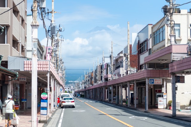 富士駅北口商店街の街並み